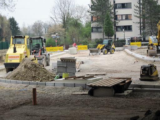 20100412_001 (2).JPG - Vorbereitende Arbeiten für die Fahrbahn